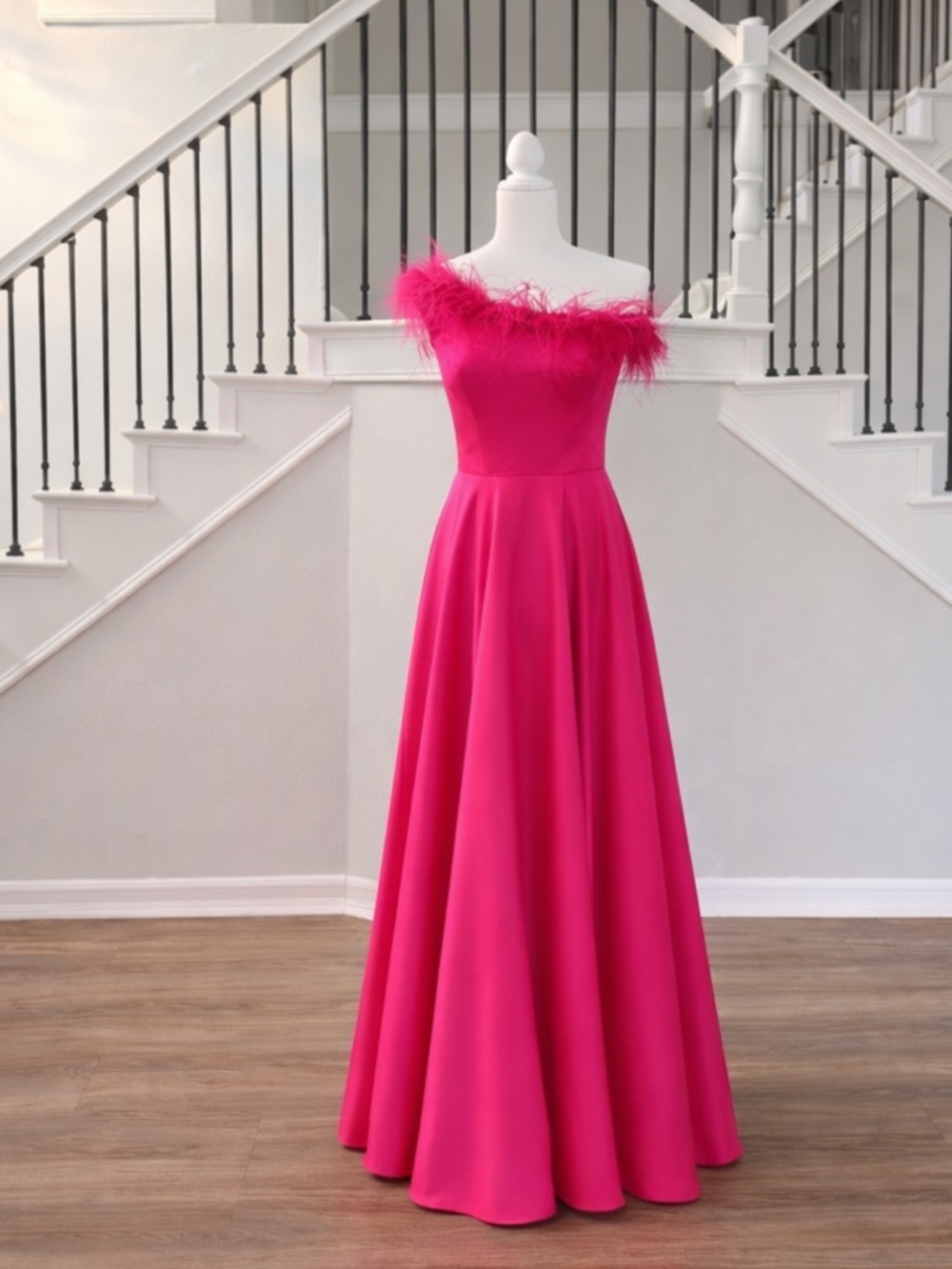$598 Mac Duggal NWT Hot Pink One Shoulder Feather Gown Formal Maxi Dress